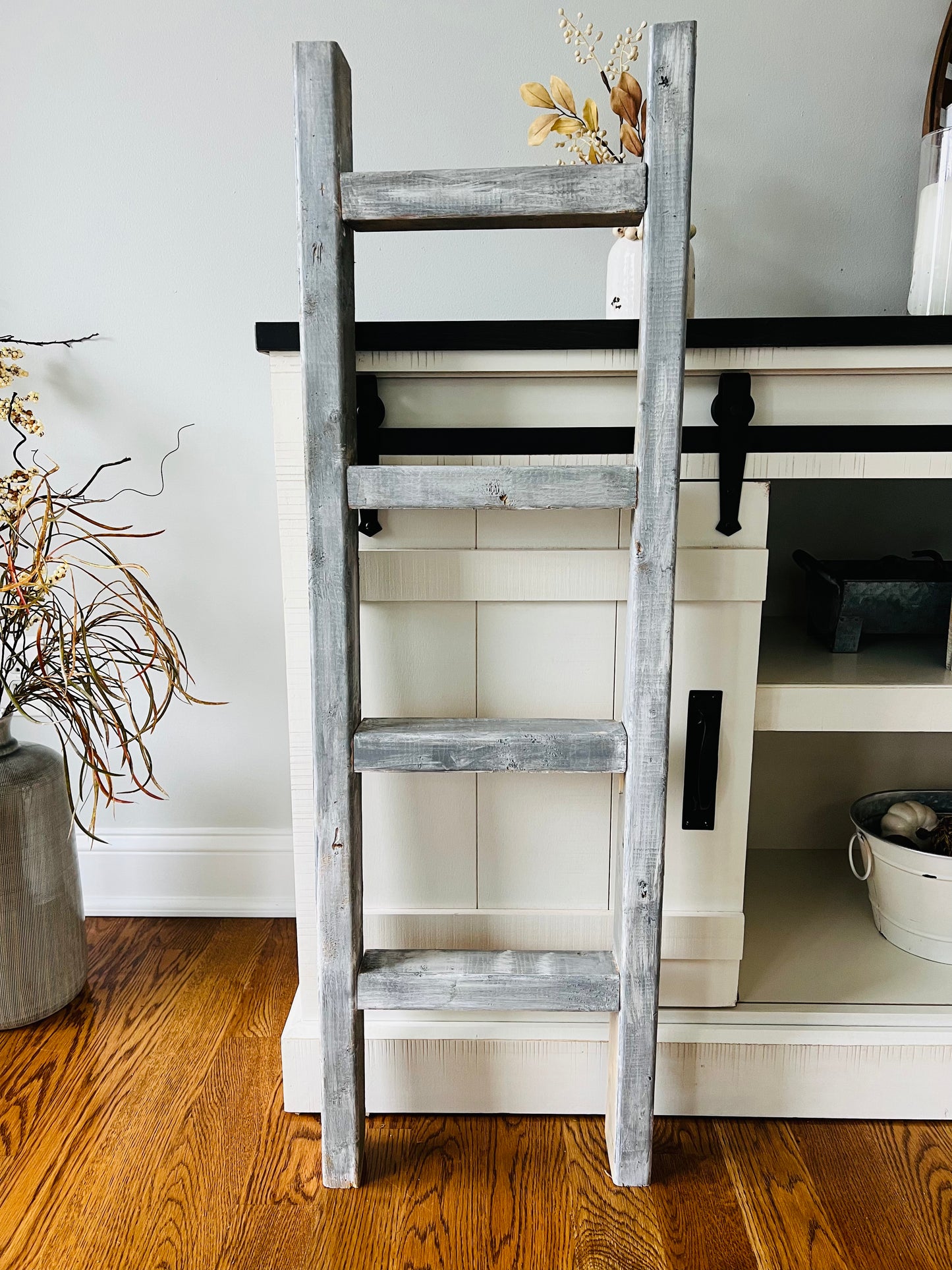 Decorative Skinny Farmhouse Blanket Ladder