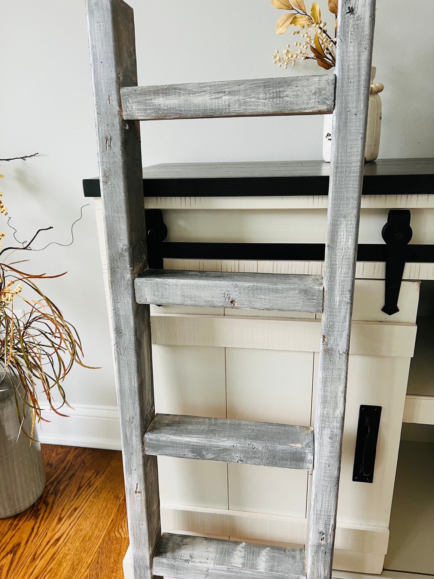Decorative Skinny Farmhouse Blanket Ladder