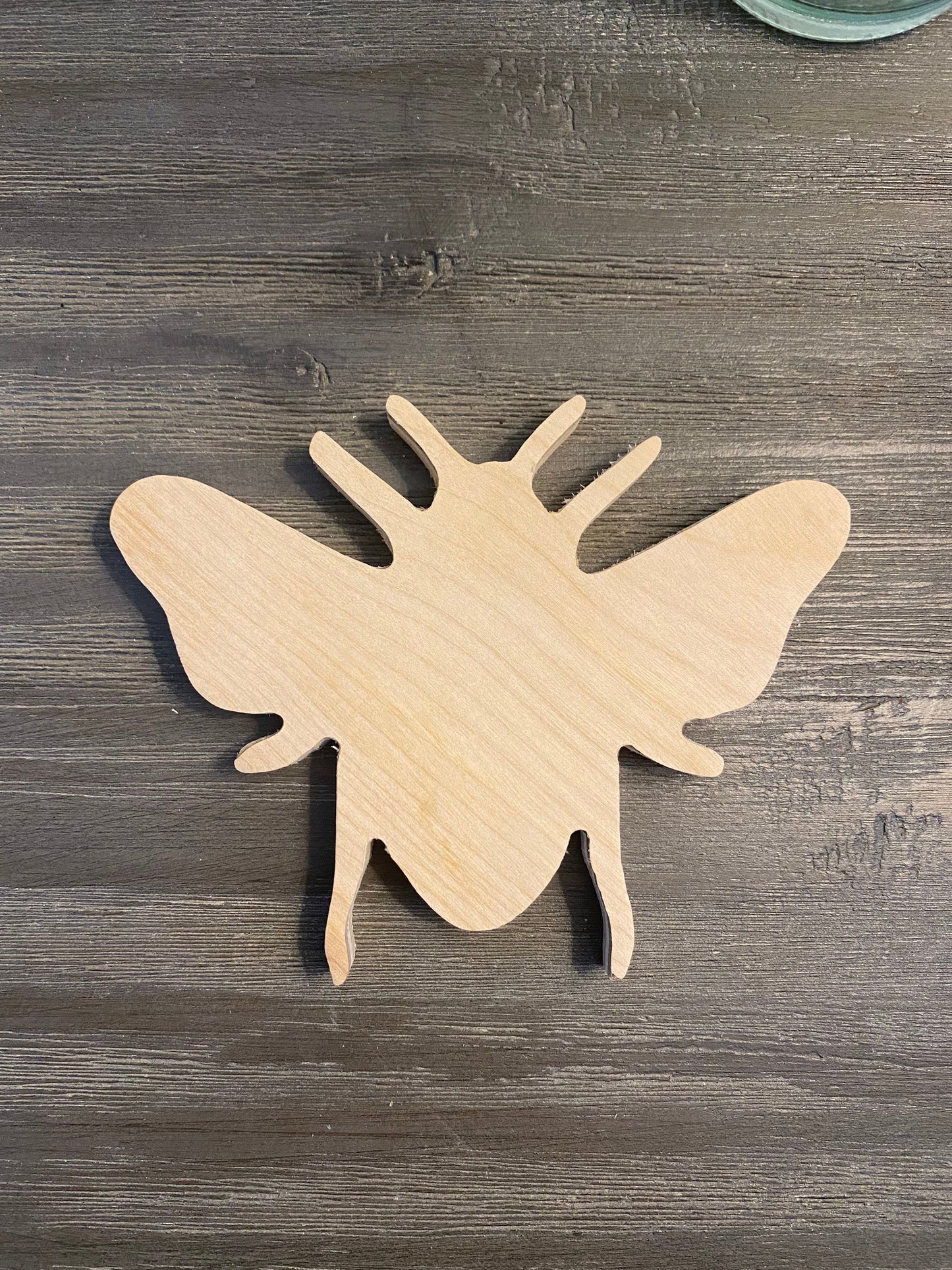 4'' Bee Wood Cut Out