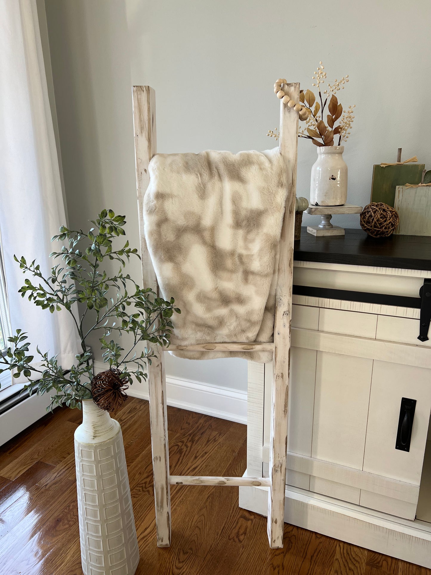 Farmhouse Decorative Ladder